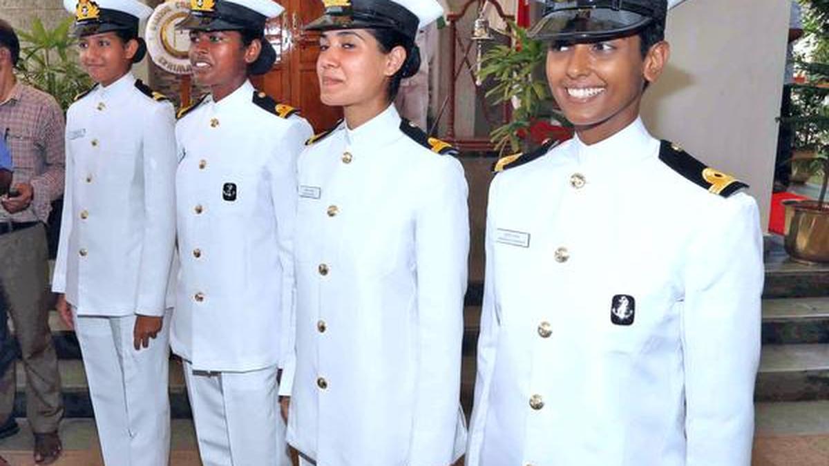 gadid anoniem ELLA / NAVY gadid anoniem ELLA NAVY Foursome break